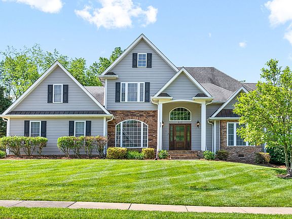 2nd image of 812 Salisbury Way