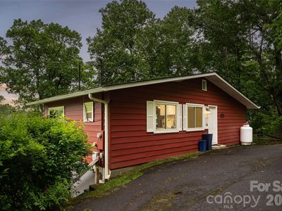 8 N Delano Rd, Asheville, NC, 28805