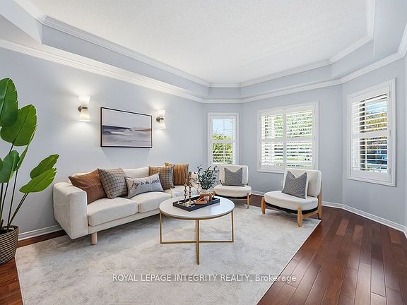 5th image of 185 Insmill Cres