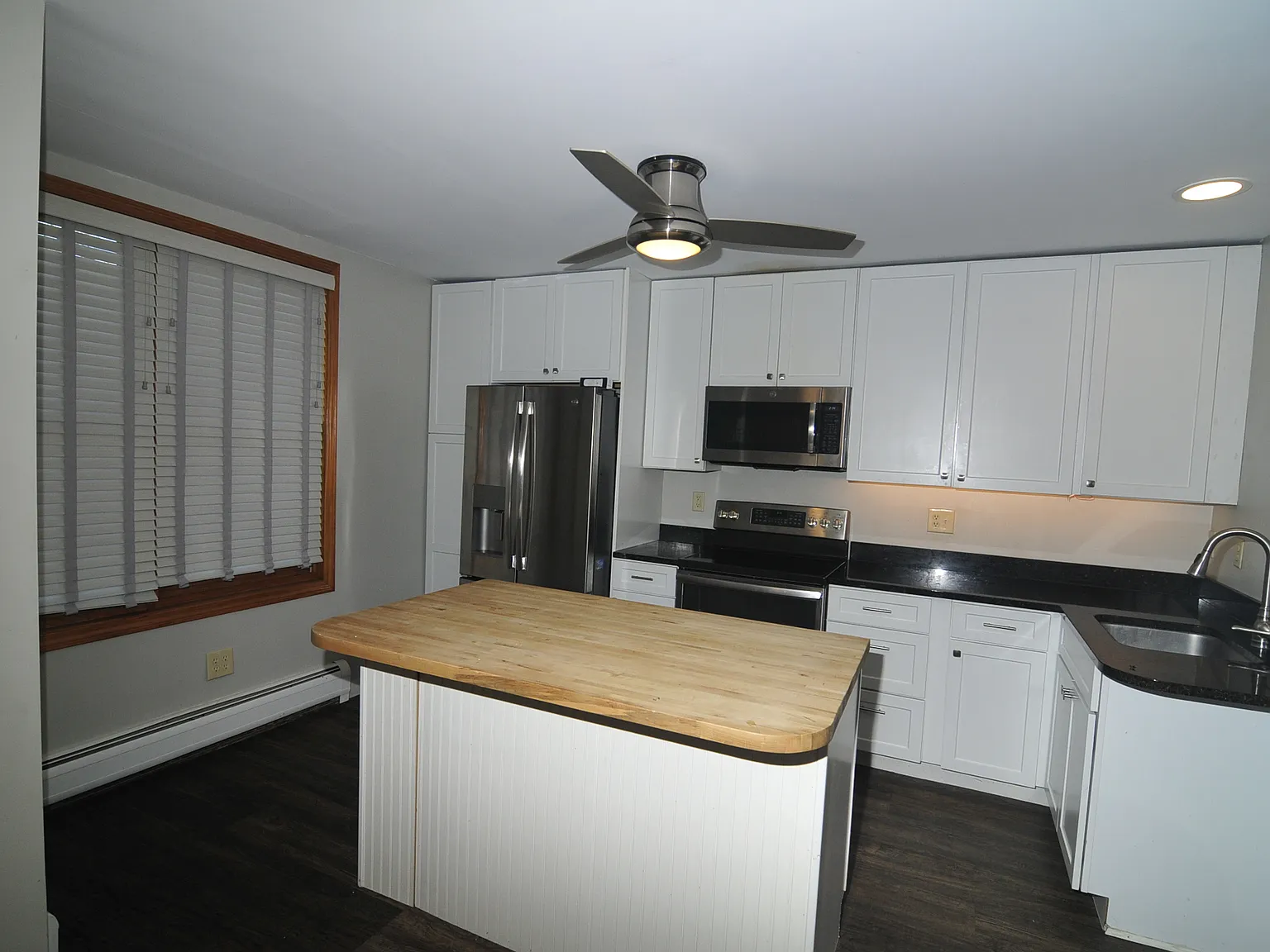 3 bed, 2.5 bath, 1240 sqft, $3,000 — Photo 2
