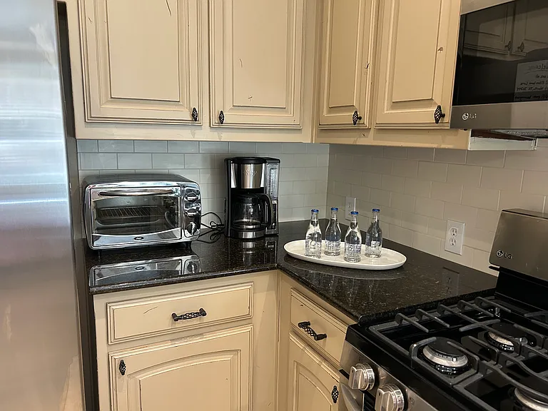 4112 Ellenboro Ln — Photo 3
