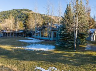 2650 W Stonecrop Rd, Wilson, WY 83014