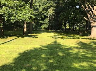 1406 Murray Dr, Waterford, MI 48327
