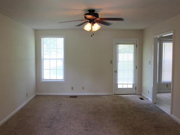 4th image of 310 Blaine Ct