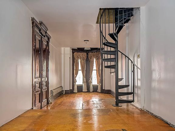 2nd image of 570 Washington Ave