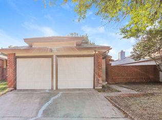 6736 Poppy Dr, Fort Worth, TX 76137