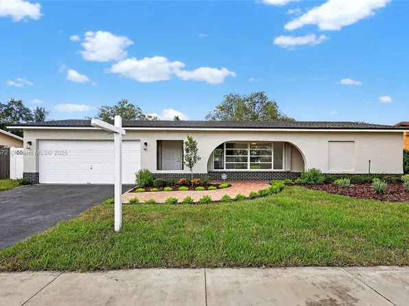 8850 NW 3rd St, Hollywood, FL 33024