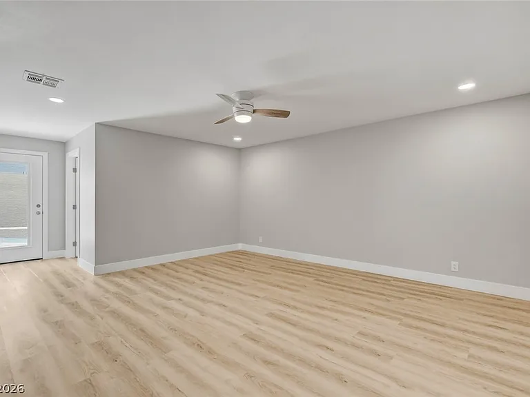 1800 8th Pl — Photo 48