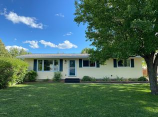 705 Great Plains Ct, Grand Forks, ND 58201