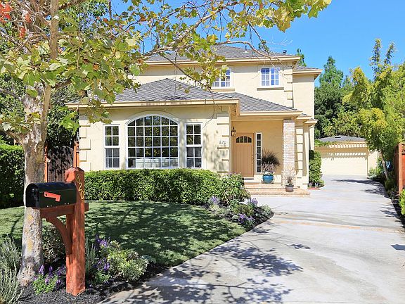 2nd image of 820 Arroyo Ct