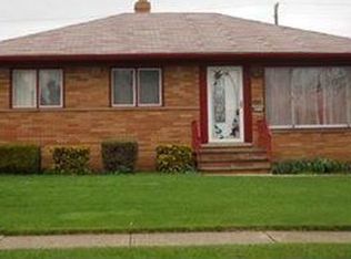 1402 Englewood Dr, Parma, OH 44134