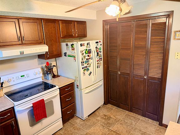 3rd image of 219 Shelhamer Cir