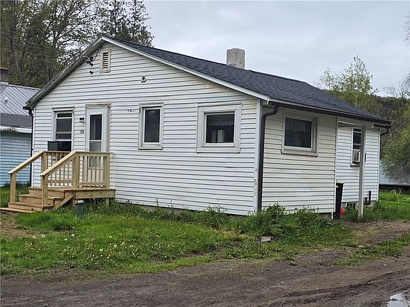 2nd image of 132 Jay St