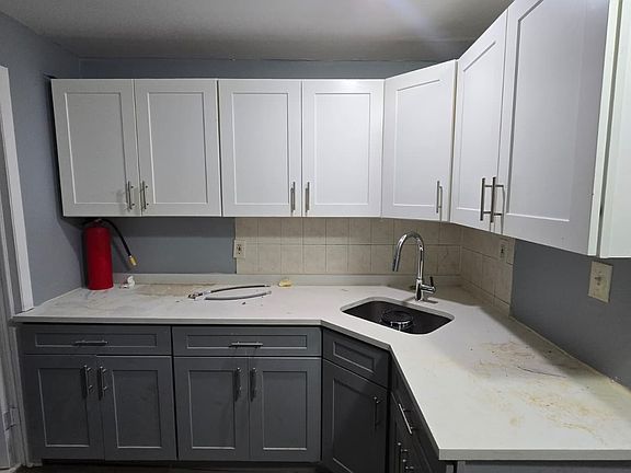 2nd image of 142 Inslee Pl #1FA
