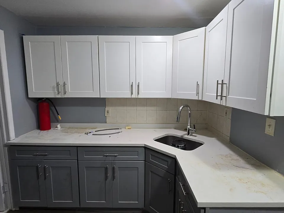 142 Inslee Pl #1F