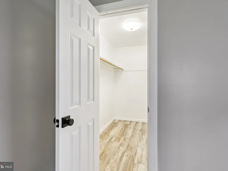 165 Wyndham Pl — Photo 25