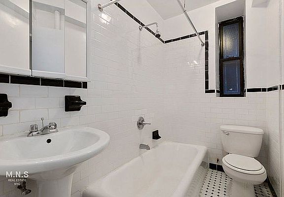 5th image of 9 Seaman Ave APT L