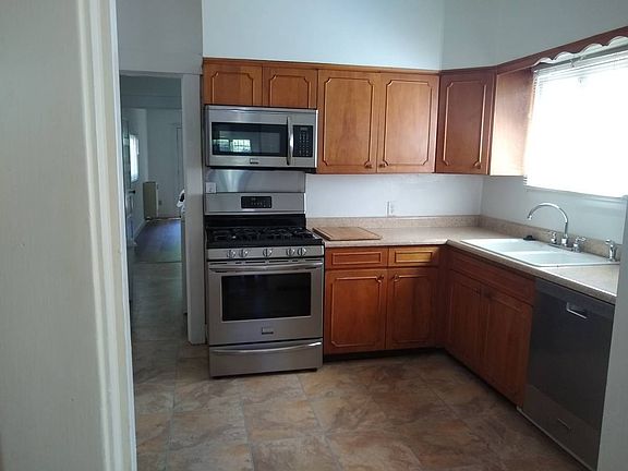 5th image of 161 E Napa St