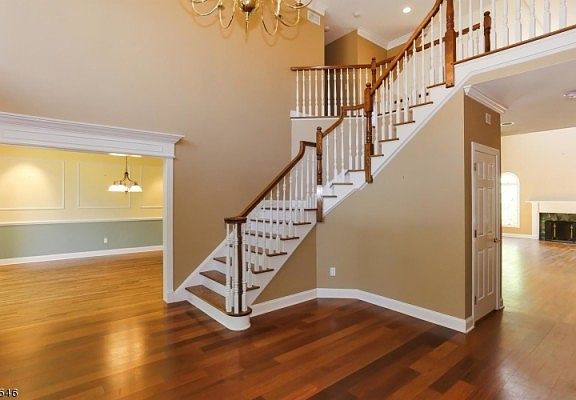 2nd image of 4 Laurelwood Dr