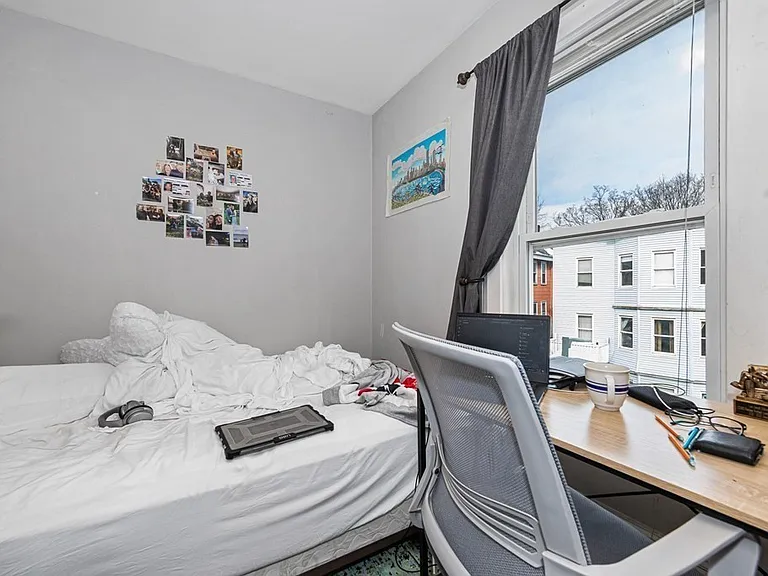 44-46 Hillside St #3D — Photo 9