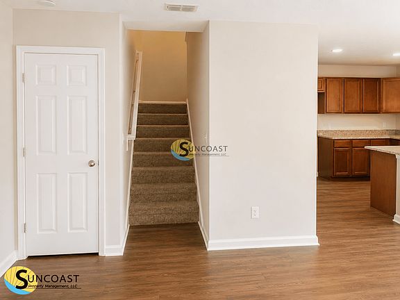 4th image of 8054 Hastings St