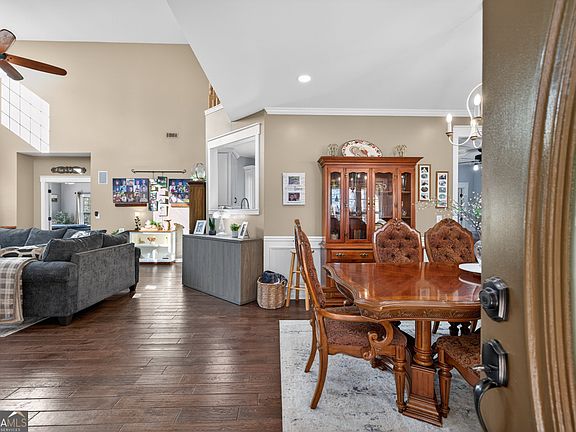 3rd image of 56 Walnut Ridge Dr