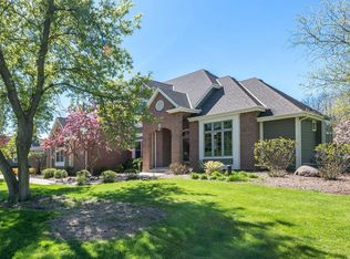 N18W29604 Crooked Creek Rd, Pewaukee, WI 53072