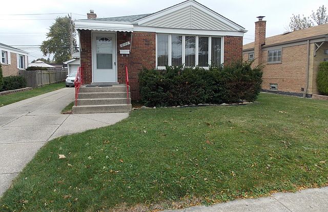 1st image of 8106 S Komensky Ave