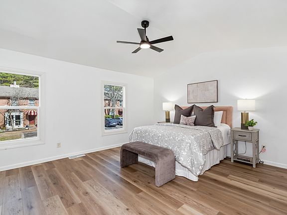 5th image of 513 Williamsburg Dr
