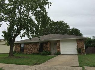 2601 Baylor Dr, Rowlett, TX 75088