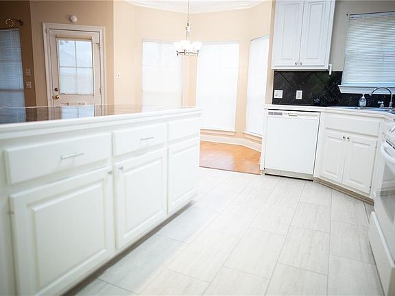 5th image of 16036 W Lakepoint Ct