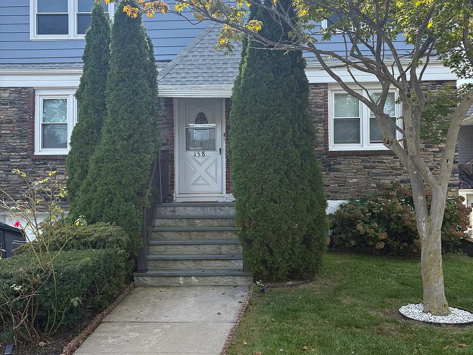 158 Edgewood Ave #2
