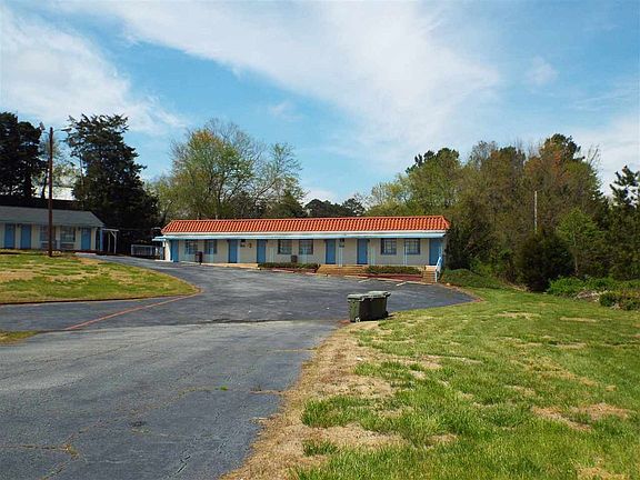 3rd image of 835 Old Greenville Hwy