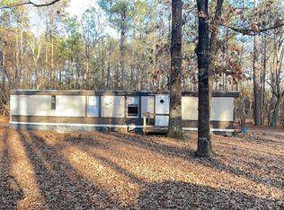 1118 Apple Ln, Camden, SC 29020