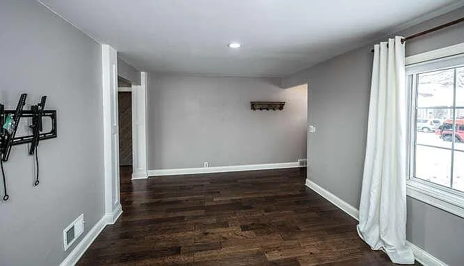 3052 Jersey Ave S — Photo 6