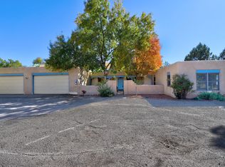 197 Nobles Ln, Corrales, NM 87048