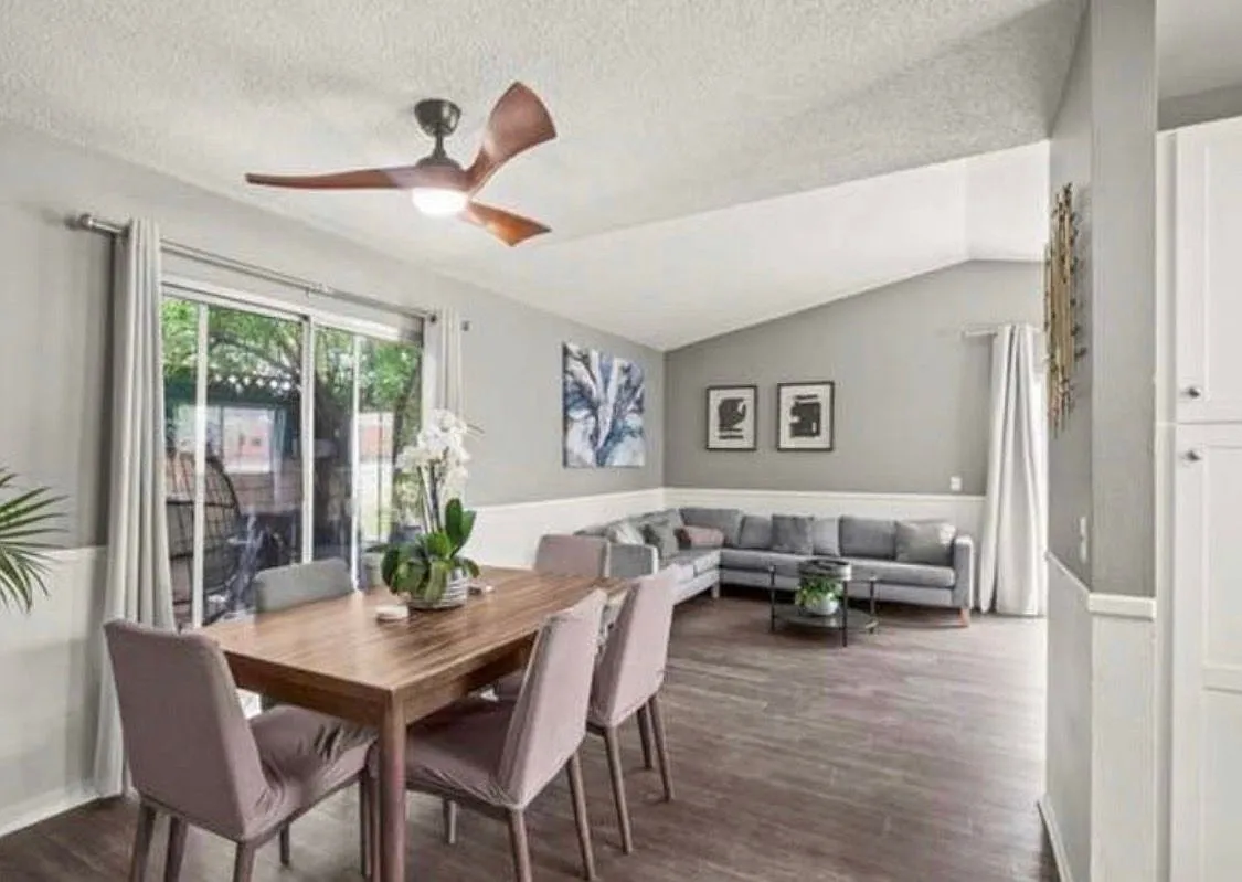 2 bed, 2.0 bath, 937 sqft, $2,500 — Photo 1