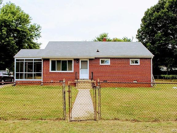 2nd image of 3600 Woodmere Dr