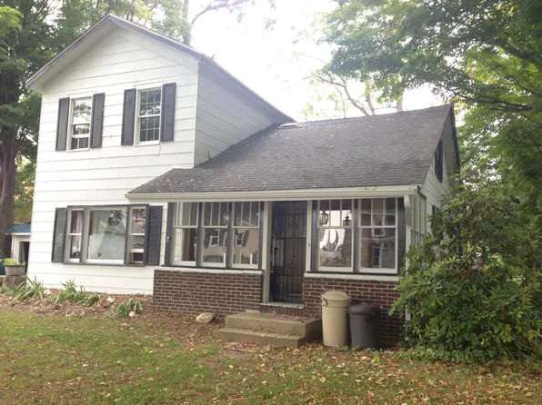 138 E 4th St, Waterford, PA 16441