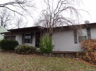 5420 Belmont Dr, High Ridge, MO 63049