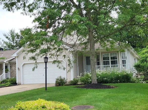 422 Dartmouth Trl, Northfield, OH 44067