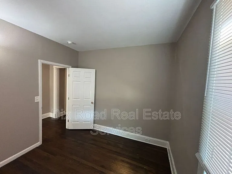 1852 Hewitt Ave #1 — Photo 9