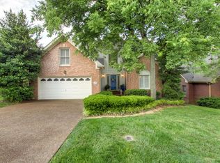7112 Forrest Oaks Dr, Nashville, TN 37221