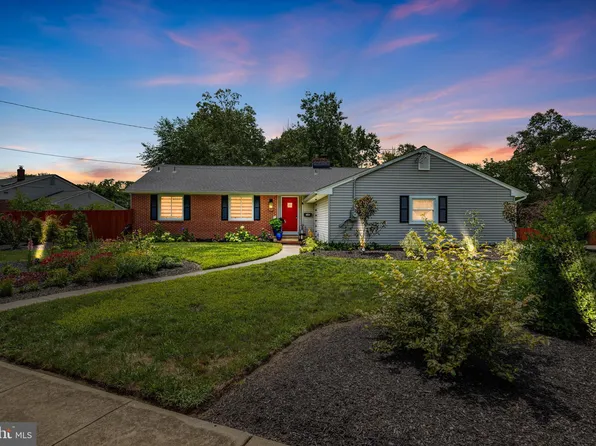 1300 Beaverbrook Dr, Cherry Hill, NJ 08034