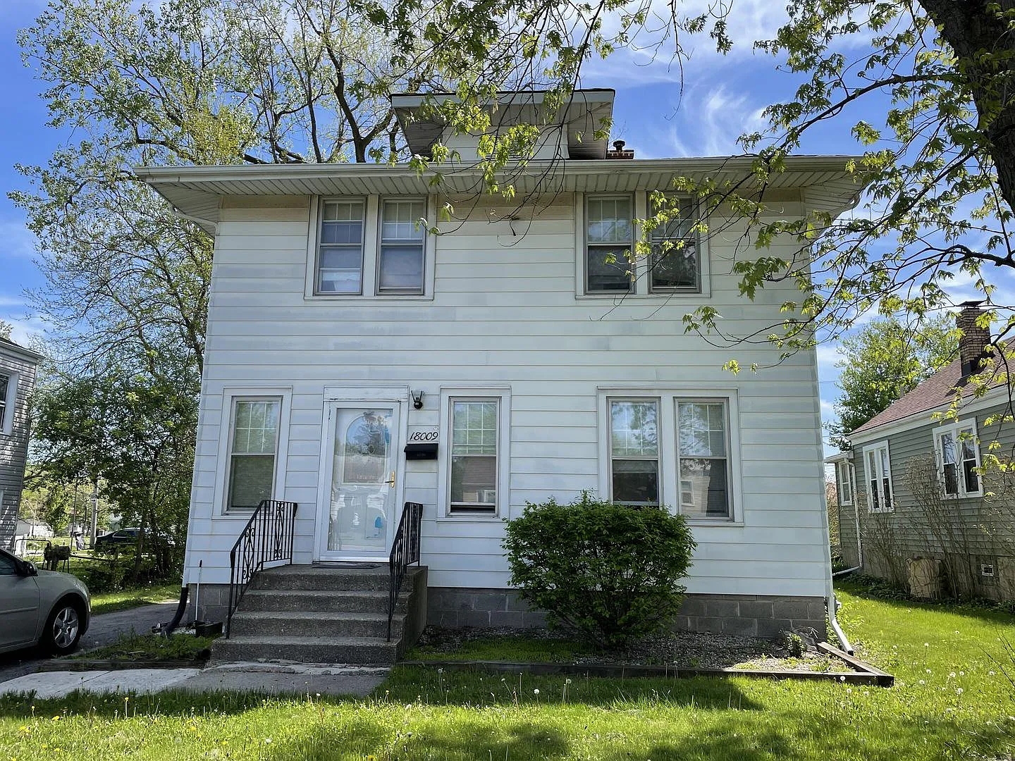 18009 Burnham Ave photo 1