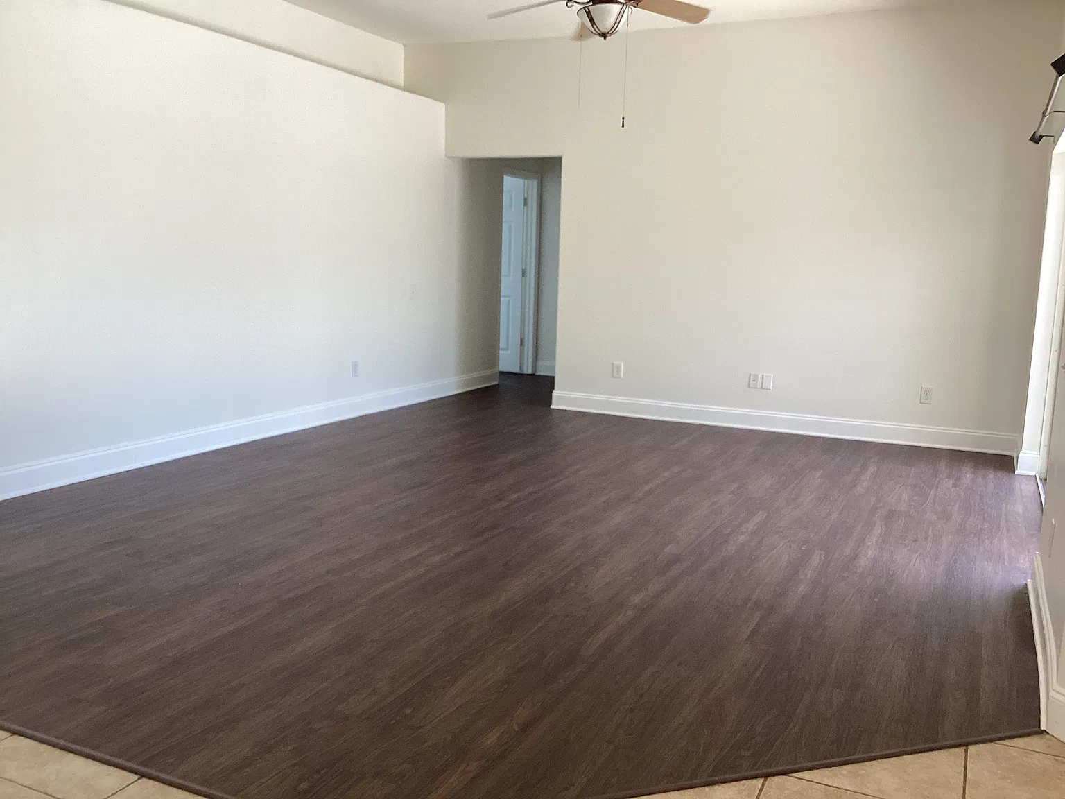 4 bed, 3.0 bath, 2454 sqft, $3,370 — Photo 4