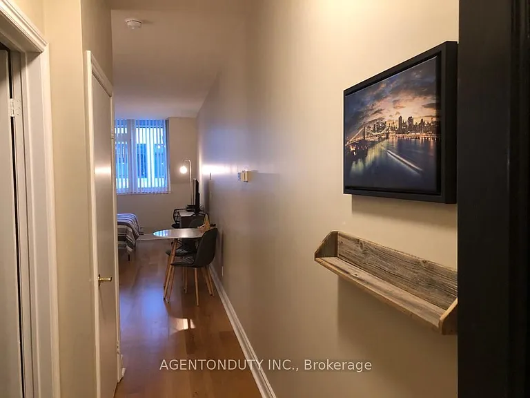 73 Richmond St W #404 — Photo 16