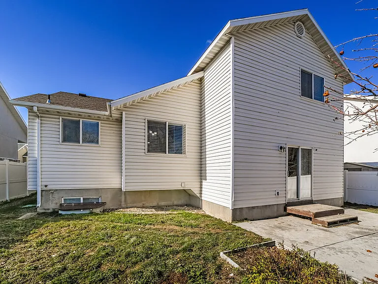 7747 S Briar Dr — Photo 19