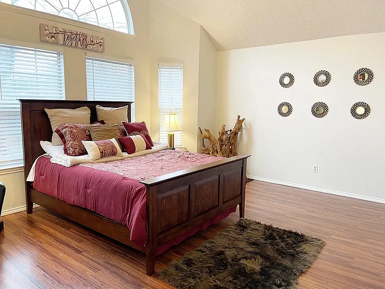 8306 Trail Lake Dr — Photo 22