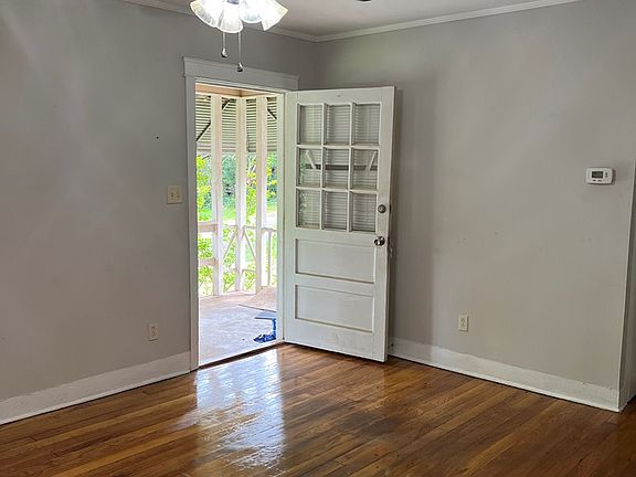 5th image of 411 Brook St